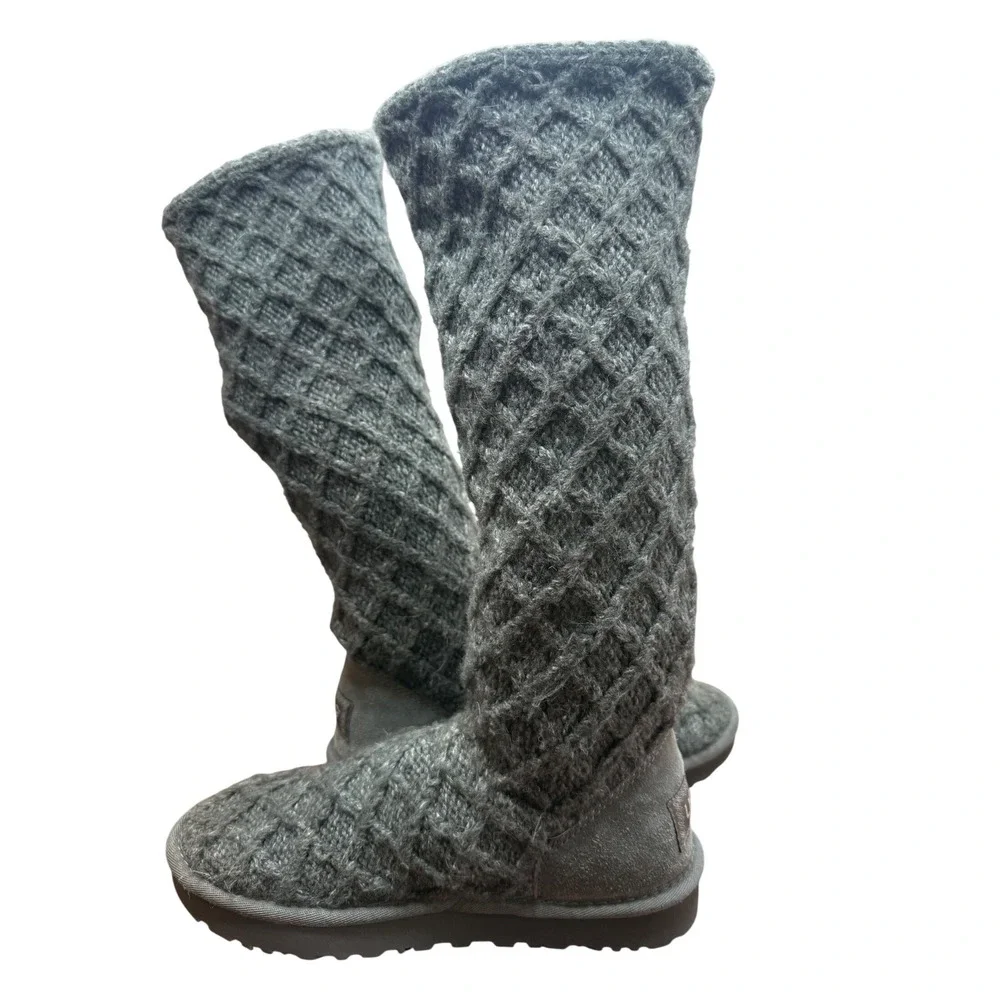 UGG cozy up